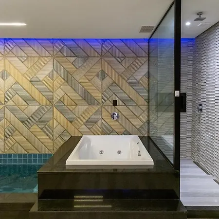 Ha Long Essence Premium Hotel Exterior photo